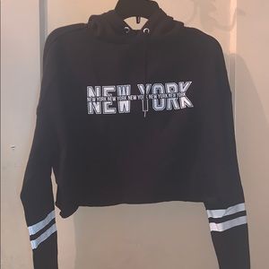 Black and white”New York New York” crop top hoodie